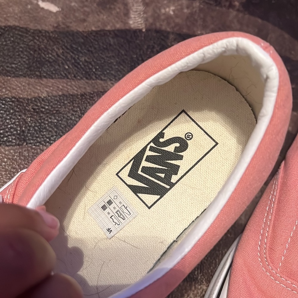 Vans - Picture 7 of 9
